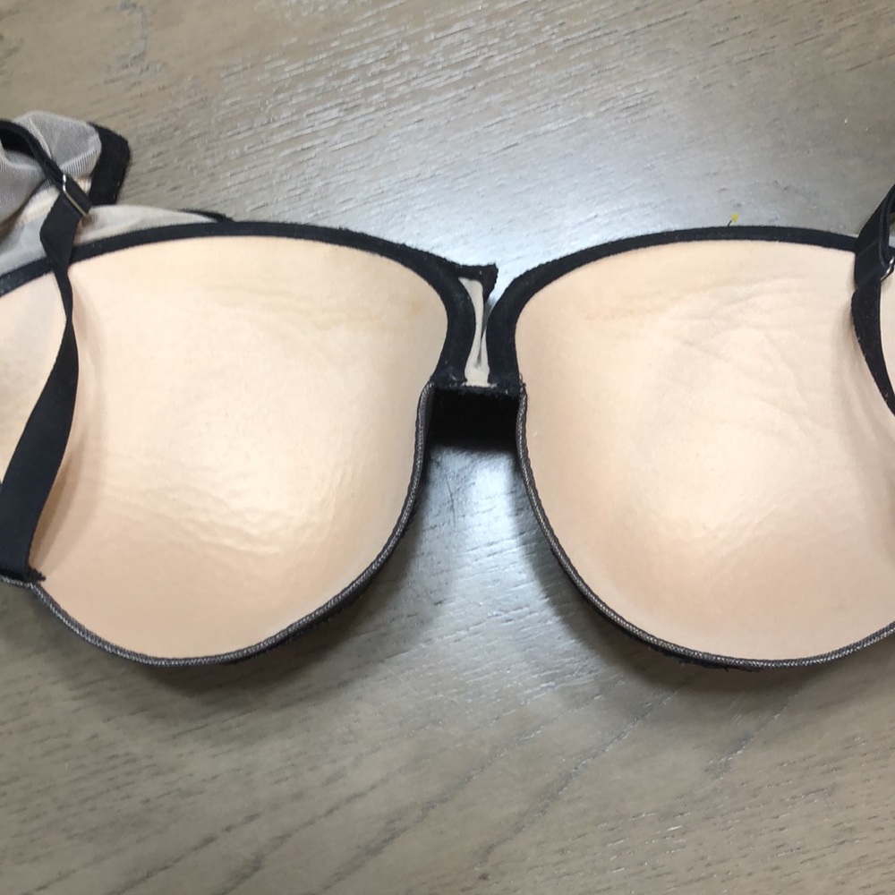 Beautiful Victoria’s Secret Bra - Picture 3 of 6